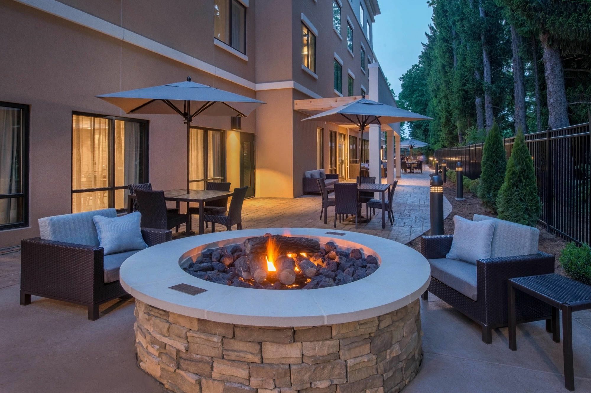 Courtyard By Marriott Hershey Chocolate Avenue Exterior photo